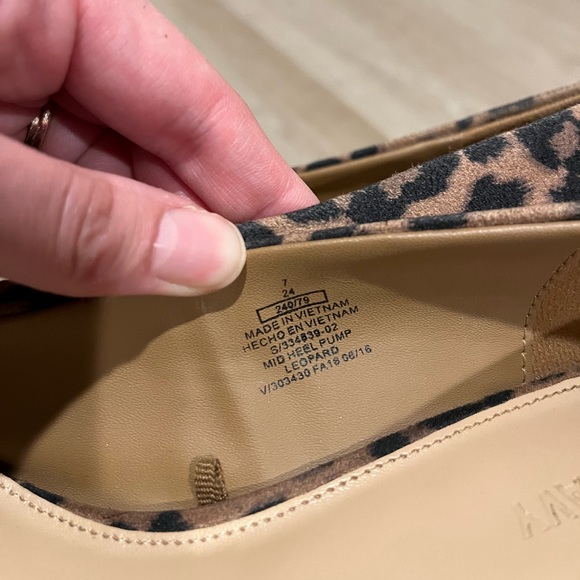 Old Navy | Leopard Print Kitten Heels | 7 - Picture 5 of 6